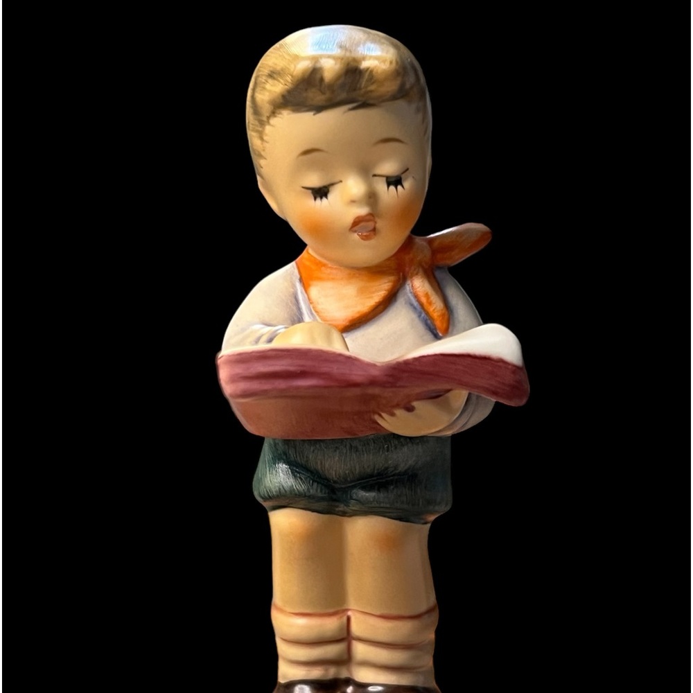 Honor Student #1528 Hum #2087/B Hummel Figurine